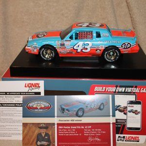 RICHARD PETTY #43 STP FIRECRACKER 400-200TH WIN 1984 PONTIAC 1/24 SCALE CAR